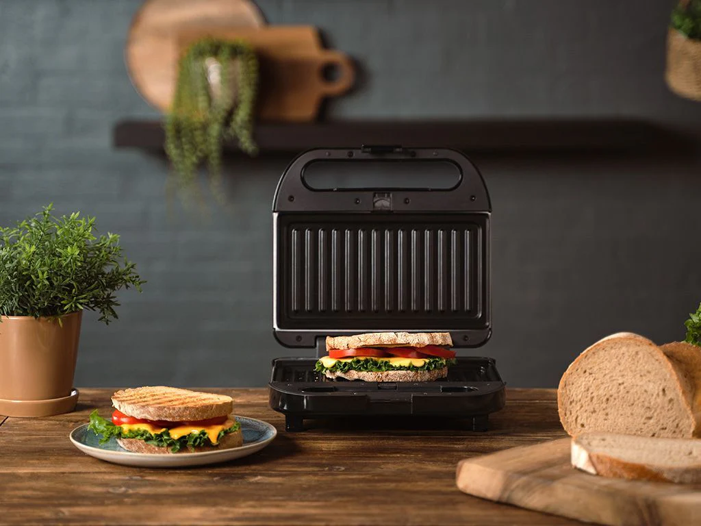 4-IN-1 SANDWICHMAKER - Image 7